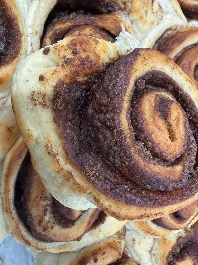 Cinnamon knots, cooling, Jay's Bakes